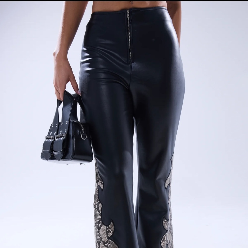 AKIRA VENOMOUS FAUX LEATHER PANTS Size L